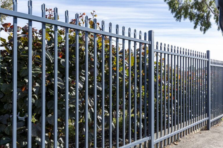 Differences Between Palisade Fence And Garrison Fence