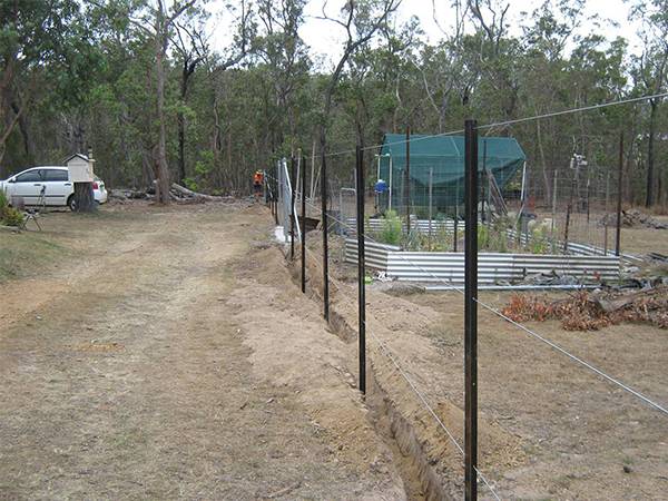 Star pickets are installed in construction site with steel wires.