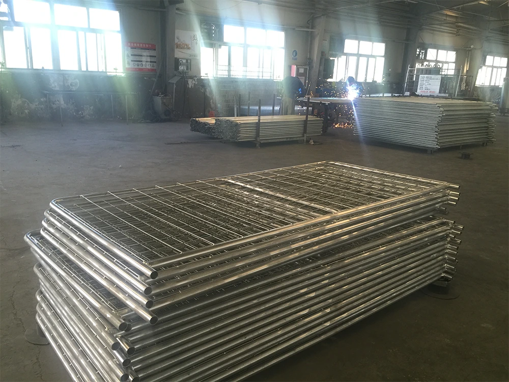 Metal Mesh Farm Gate Production Process - Welding